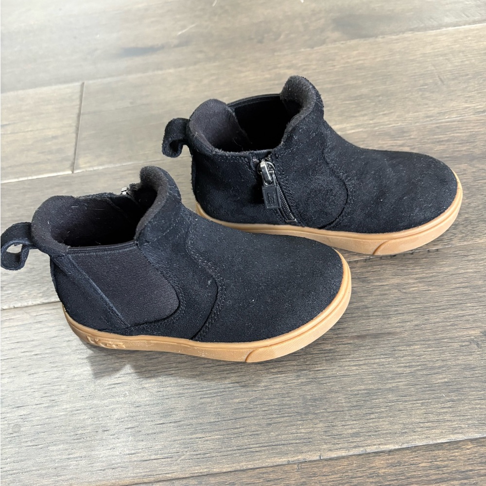 UGG Kids Black and Tan Ankle Boots